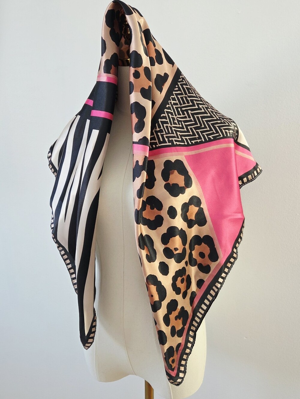 ANIMAL PRINT SCARF - Picture 4 of 7